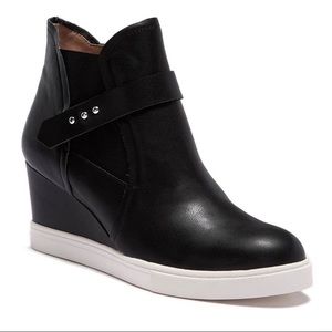 Linea Paola Black Freshton High Top Wedge 6.5